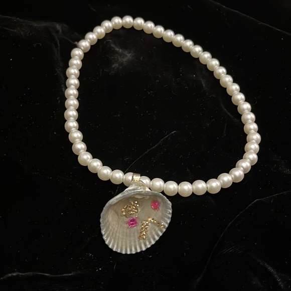 Stretchy Faux Pearls & Real Seashell One if a Kind Handmade Necklace - Picture 15 of 17
